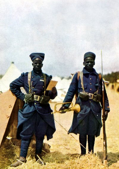 Tiradores de Senegal durante la Batalla del Marne al este de París, septiembre de 1914 de Jules Gervais Courtellemont